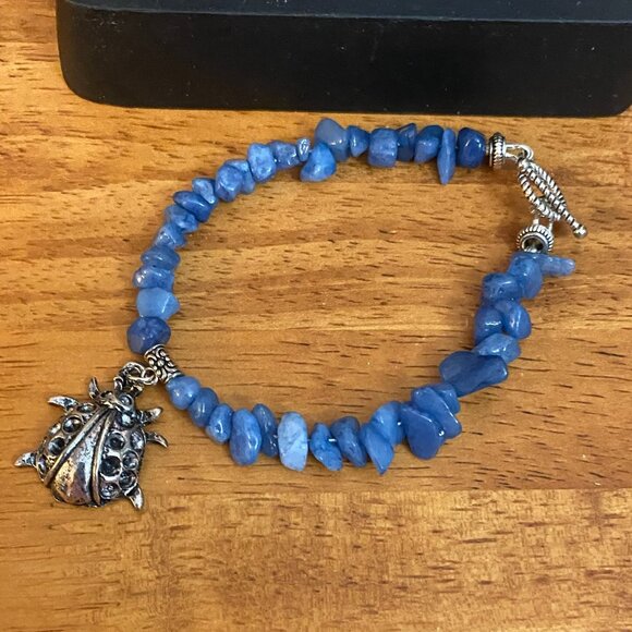 Quartzite bracelet with ladybug charm - Picture 2 of 4